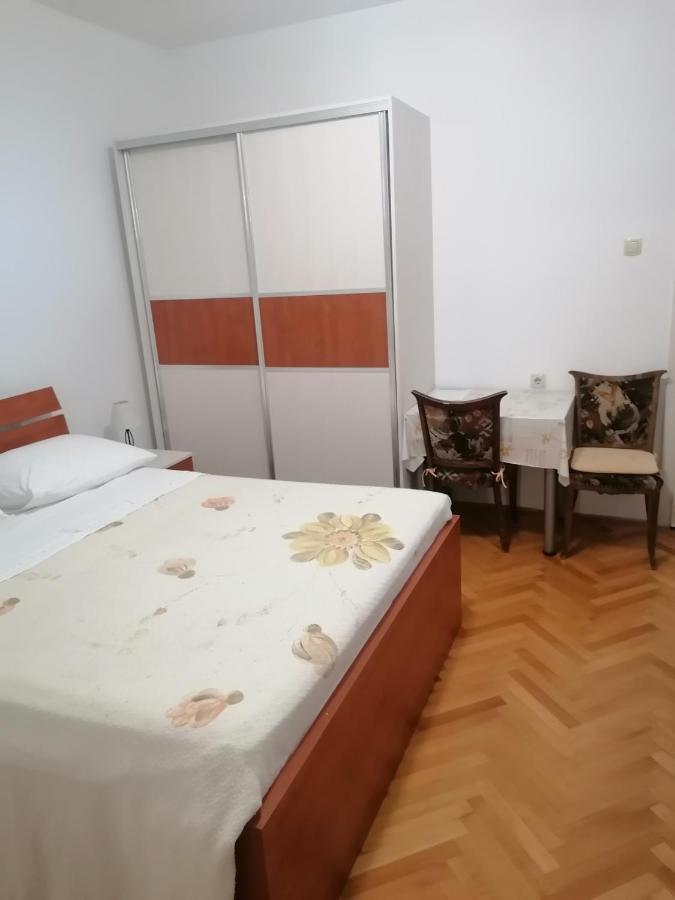 Apartments And Rooms Tomas โปดสตรานา ภายนอก รูปภาพ