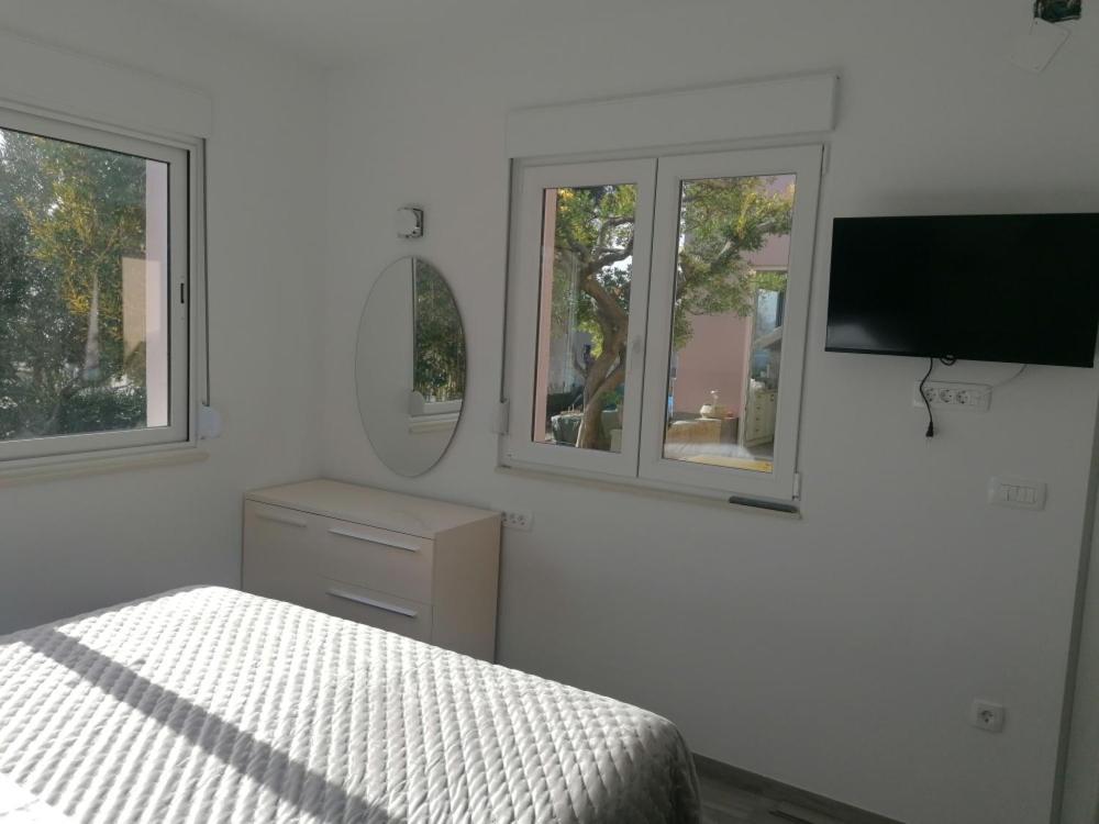 Apartments And Rooms Tomas โปดสตรานา ภายนอก รูปภาพ