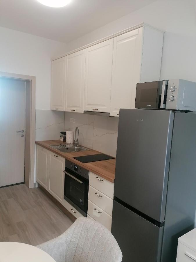 Apartments And Rooms Tomas โปดสตรานา ภายนอก รูปภาพ