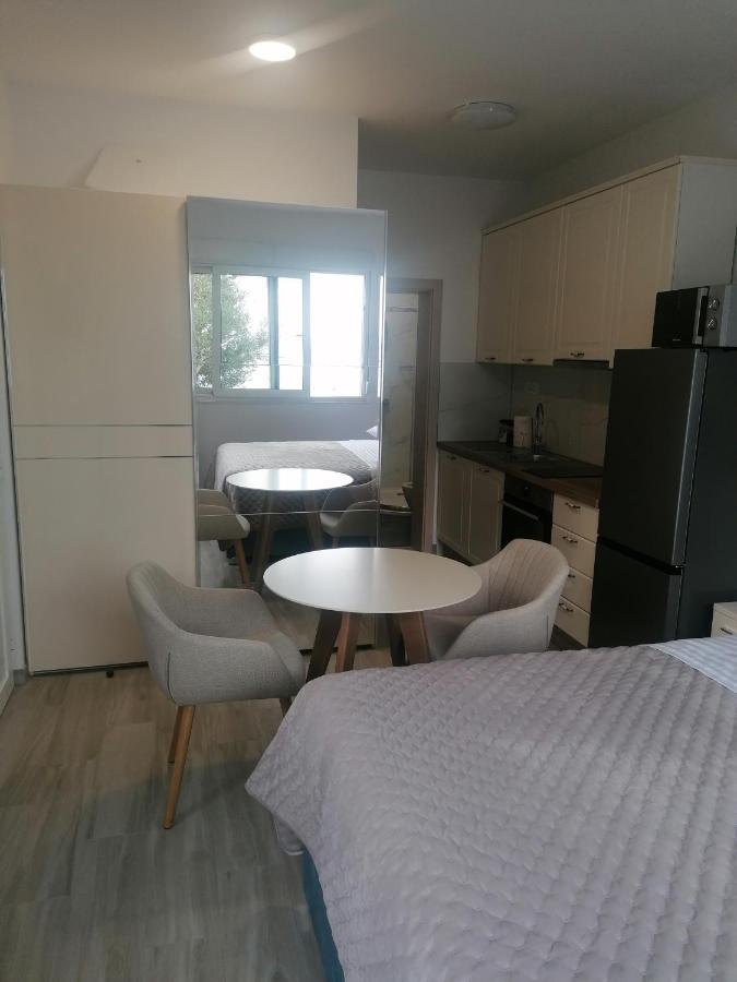 Apartments And Rooms Tomas โปดสตรานา ภายนอก รูปภาพ