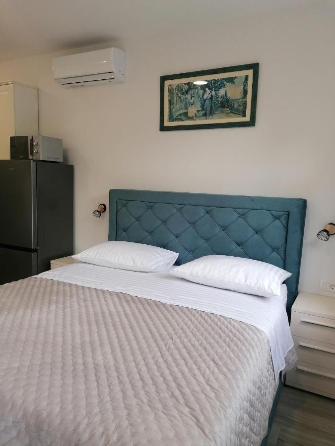 Apartments And Rooms Tomas โปดสตรานา ภายนอก รูปภาพ