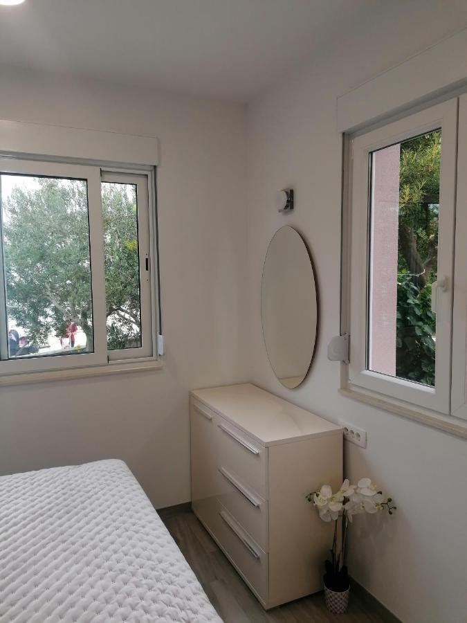Apartments And Rooms Tomas โปดสตรานา ภายนอก รูปภาพ