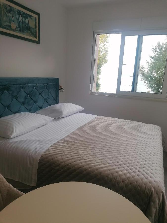 Apartments And Rooms Tomas โปดสตรานา ภายนอก รูปภาพ