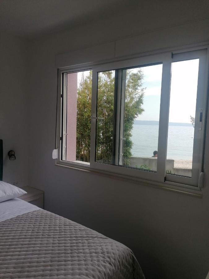 Apartments And Rooms Tomas โปดสตรานา ภายนอก รูปภาพ