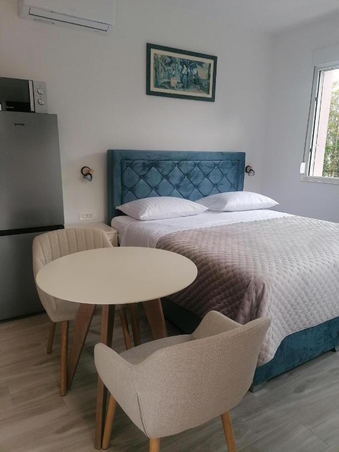Apartments And Rooms Tomas โปดสตรานา ภายนอก รูปภาพ