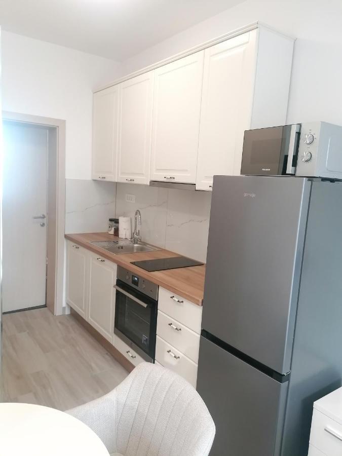 Apartments And Rooms Tomas โปดสตรานา ภายนอก รูปภาพ