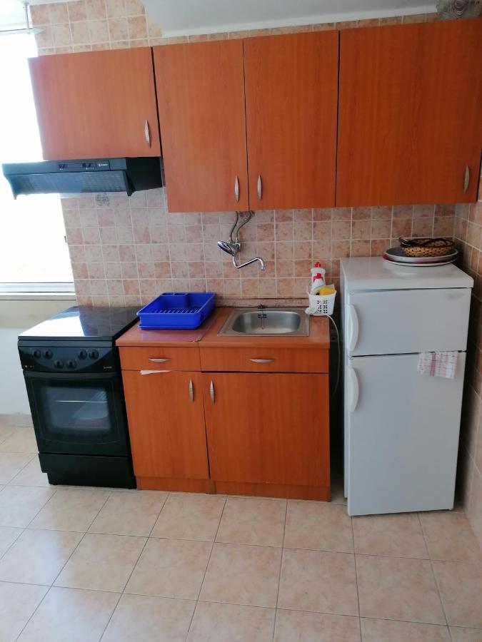 Apartments And Rooms Tomas โปดสตรานา ภายนอก รูปภาพ
