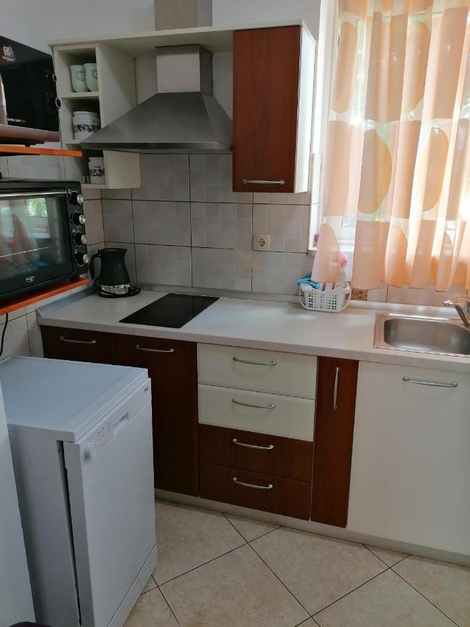 Apartments And Rooms Tomas โปดสตรานา ภายนอก รูปภาพ